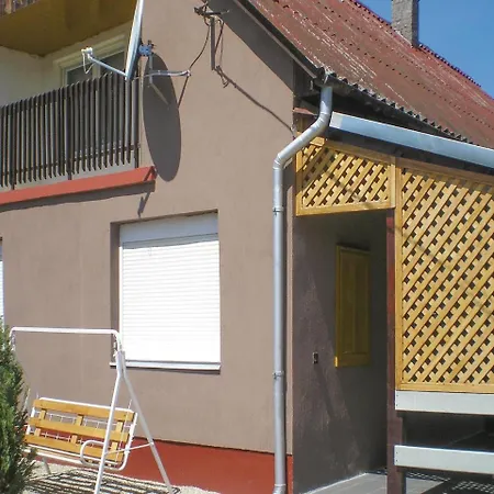 Holiday home Three-bedroom Holiday In Balatonfenyves
