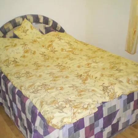 Three-bedroom Holiday In Balatonfenyves