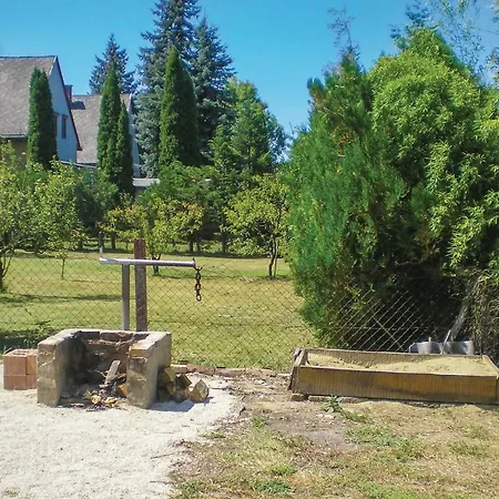 Three-bedroom Holiday In Balatonfenyves