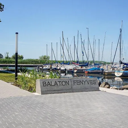 Holiday home Three-bedroom Holiday In Balatonfenyves