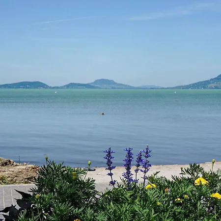 Three-bedroom Holiday In Holiday home Balatonfenyves